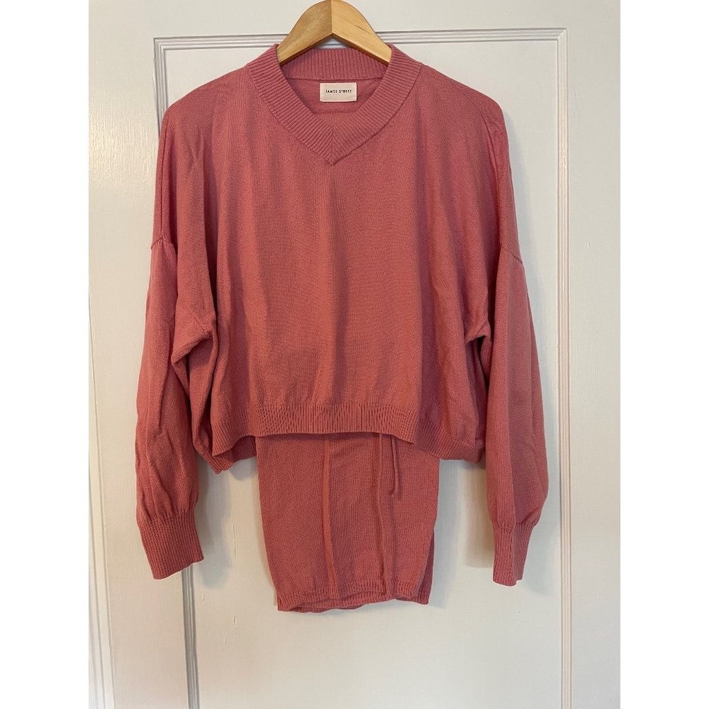 James Street Co. Light High Waisted Pant and Light Vee